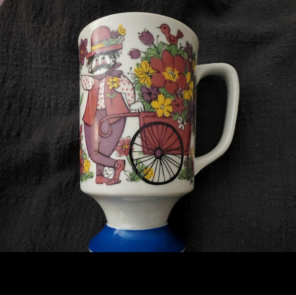 2 For $30 70s 'Pia' Flower Vendor Pedestal 'Smug Mug'